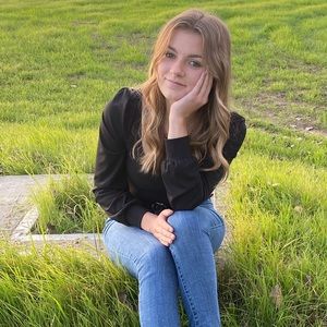 Meet your Posher, Elizabeth